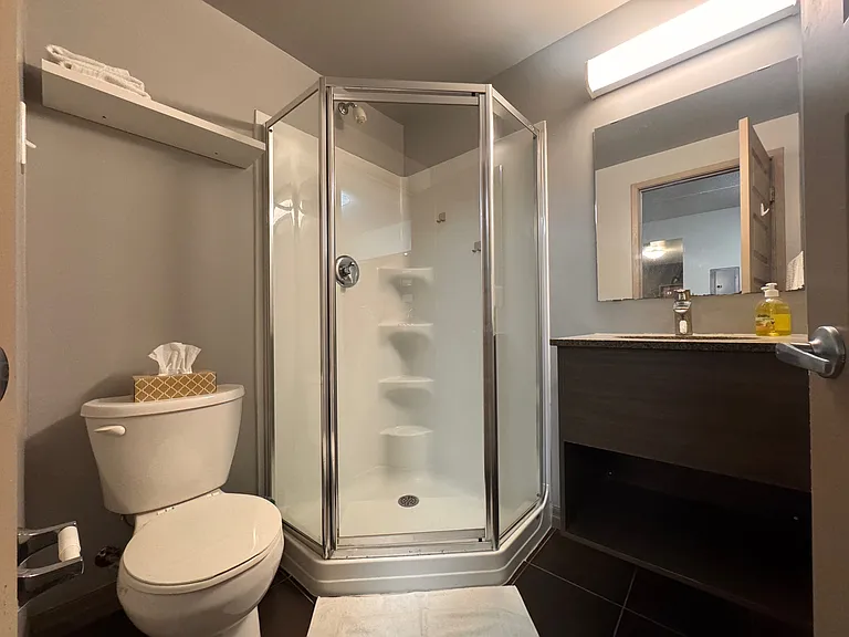 8 Hickory St W #405 — Photo 9