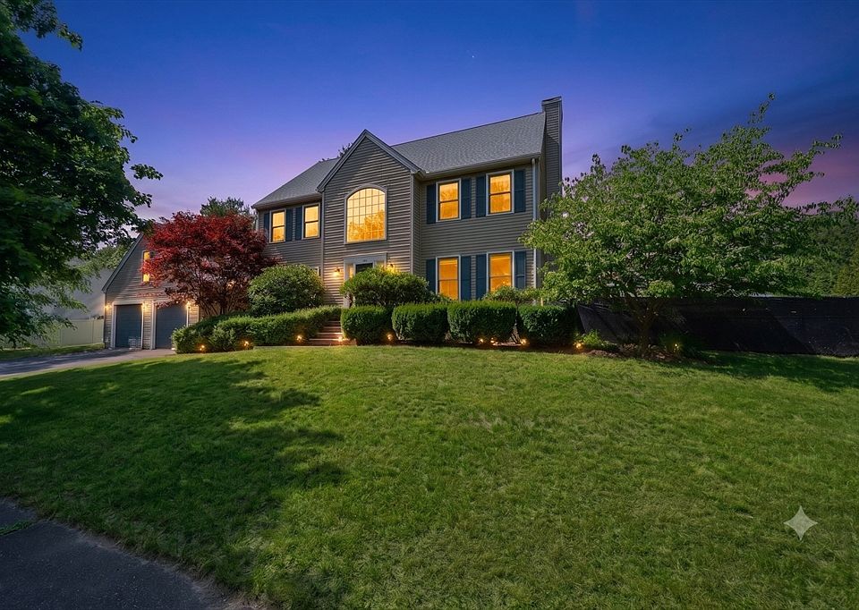 1st image of 14 Marina Dr