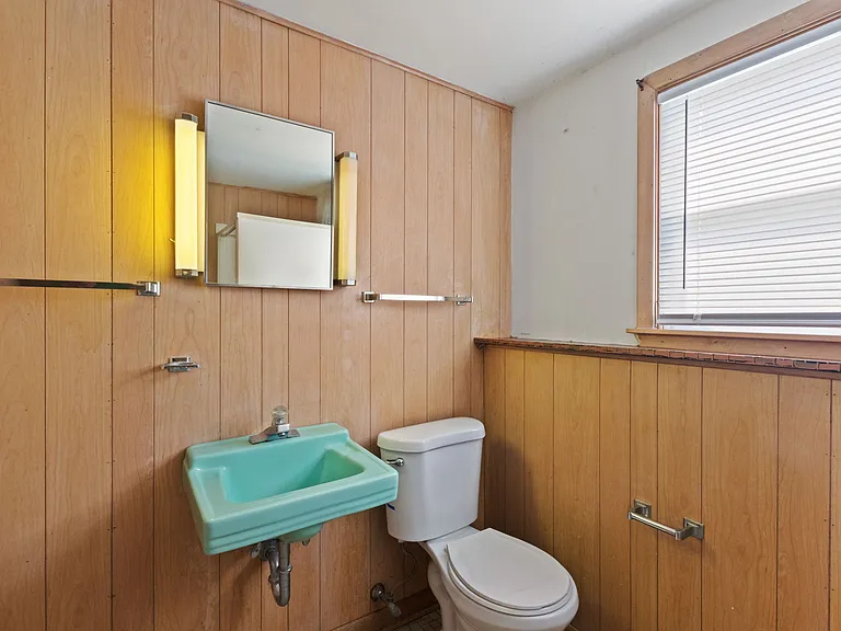 123 Ogden Ave — Photo 27