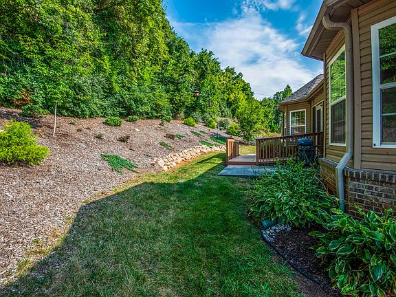 4th image of 630 Cordova Ln