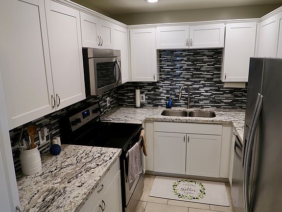 5th image of 3002 N 70th St Unit 210