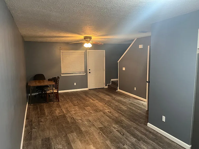 1417 Kraft Ave — Photo 24