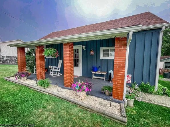 133 Hunsaker St, Fairmont, WV 26554