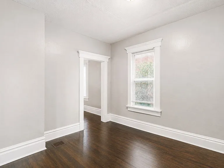 24 E Blake Ave — Photo 11