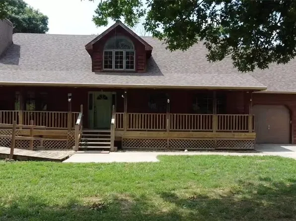 7935 Kiowa Rd, Oskaloosa, KS 66066