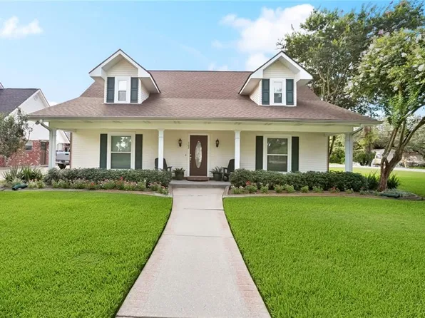 102 Gondrella Dr, Belle Chasse, LA 70037