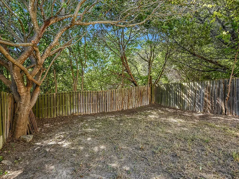 511 Cutty Trl #A — Photo 20