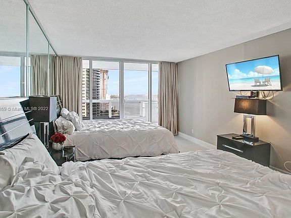 5th image of 1717 N Bayshore Dr #3050
