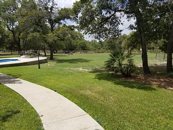3rd image of 289 Saddle Ln