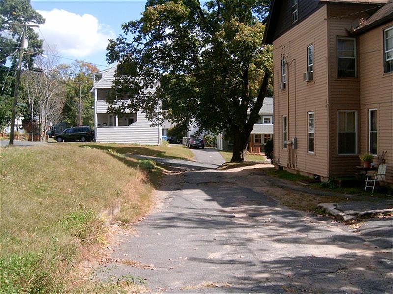 2nd image of 27 Munchausen Ave