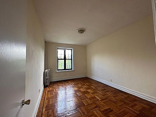 4th image of 176 Clarkson Ave #2C