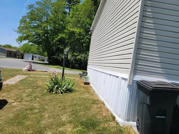 280 Deer Run Dr, Honey Brook, PA 19344