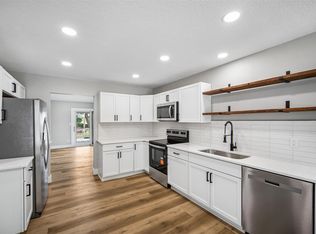 3894 92nd Dr, Urbandale, IA 50322