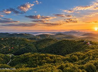 Misty Shadows Dr, Sevierville, TN 37862