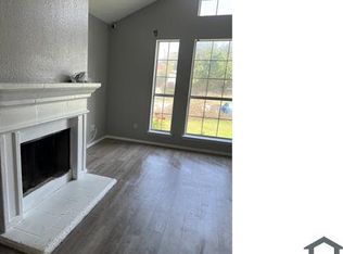 9924 Long Rifle Dr, Fort Worth, TX 76108