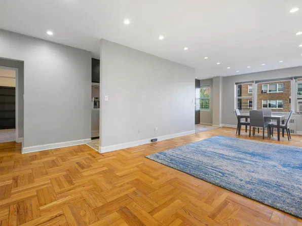 3750 Hudson Manor Terrace image 5 of 27