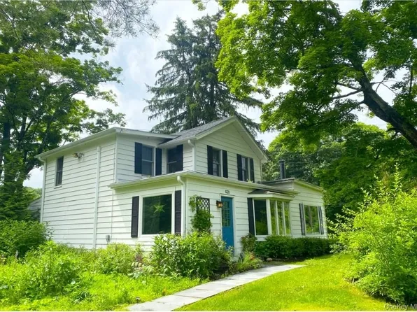 1640-1642 Bulls Head Rd, Clinton Corners, NY 12514