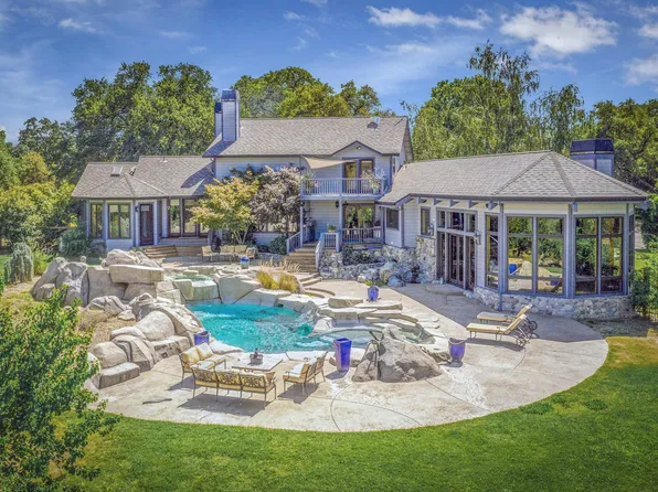 19433 Kneebone Ct, Penn Valley, CA 95946