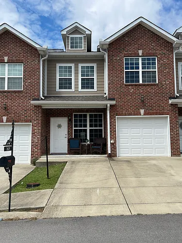 1605 Villa Cir Photo 1