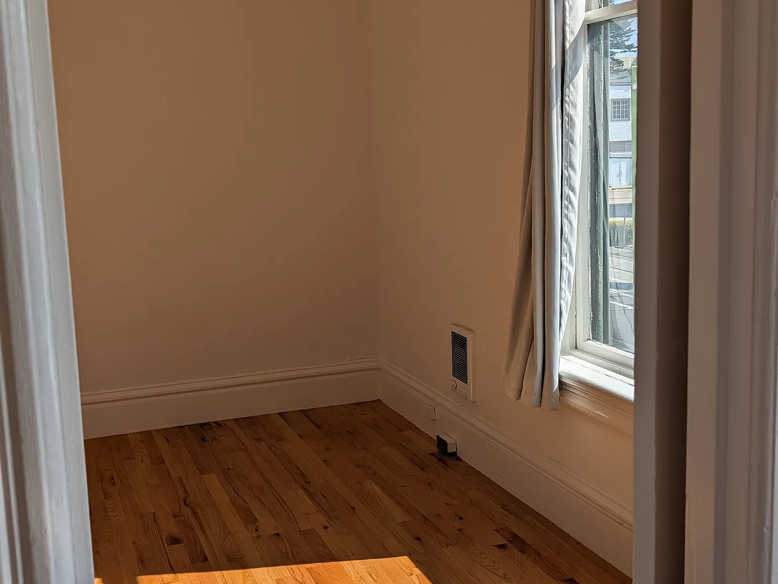 1 bed, 740 sqft, $3,885 — Photo 2
