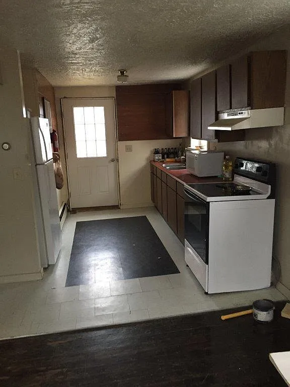 2 bed, $1,295 — Photo 1