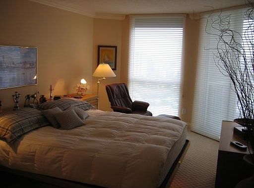 3rd image of 21205 Yacht Club Dr APT 2407