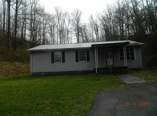 877 Main St, Ceredo, WV 25507