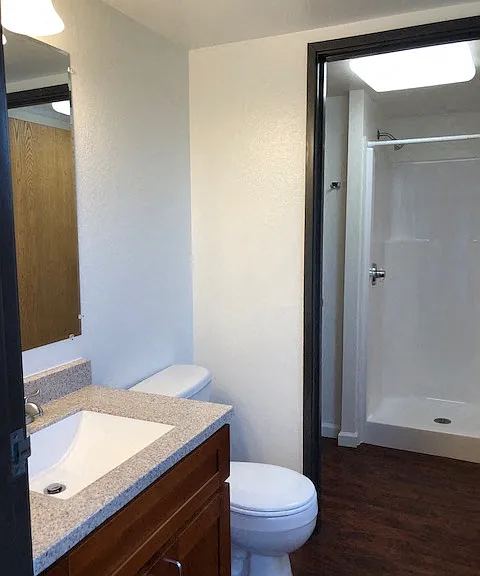 The Waterfront Apartments at Kahului bathroom