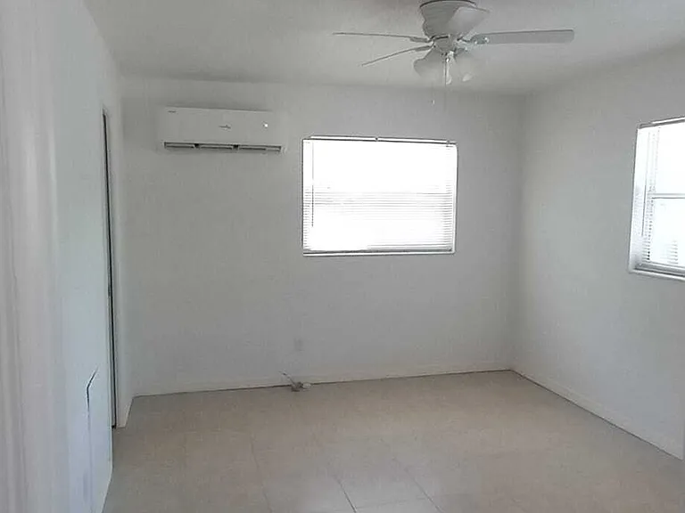 122-3700 Haines Rd N #11 — Photo 9