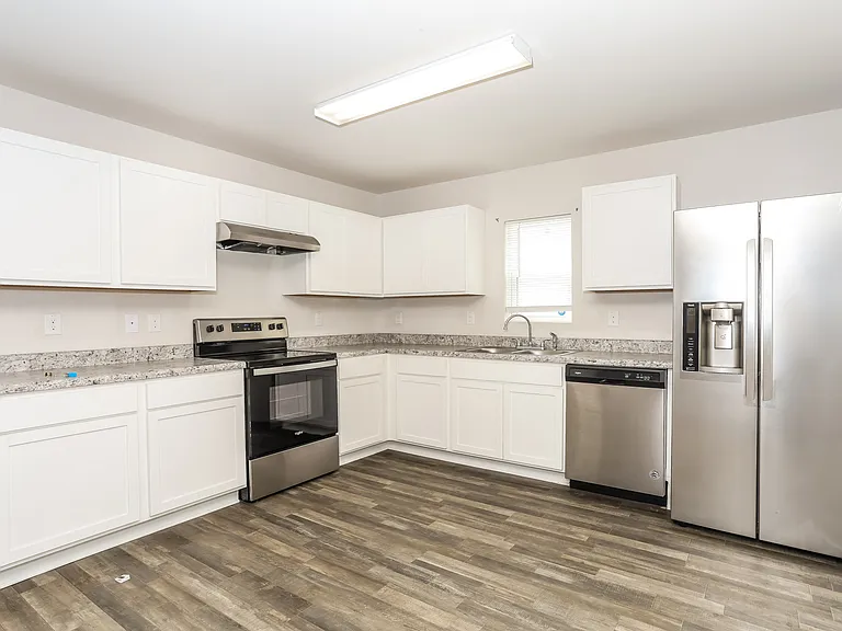 919 Haley St — Photo 3