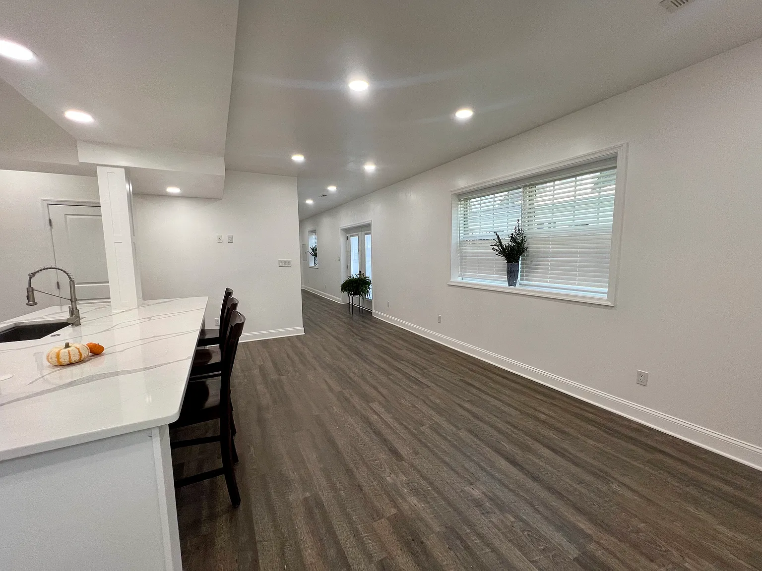 1 bed, 860 sqft, $2,250 — Photo 2