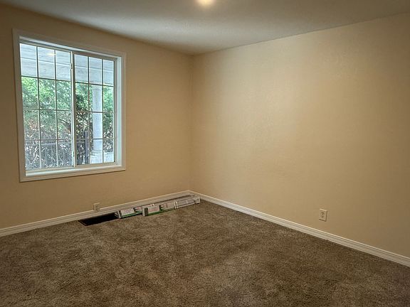 4th image of 1015 W Center St #1