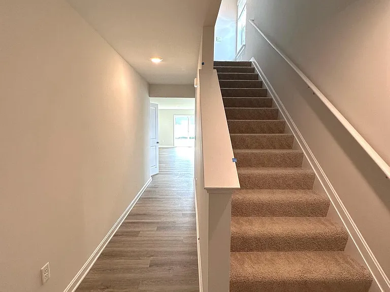 124 Charing Cross Dr — Photo 23
