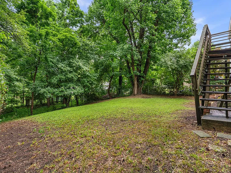 18 Grandin Cir — Photo 40