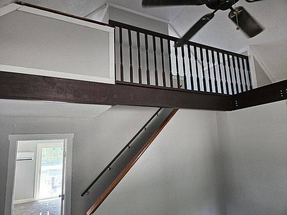 3rd image of 166 Ashley Ln