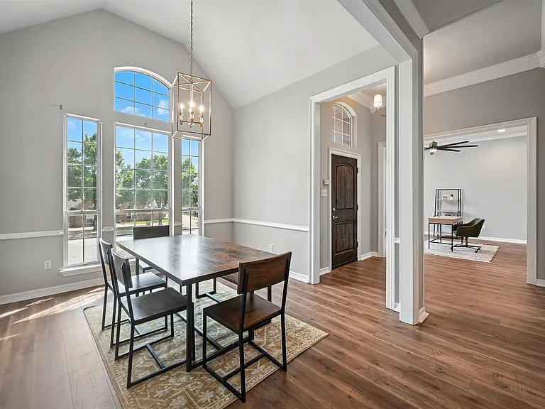 Formal Dining & Entryway