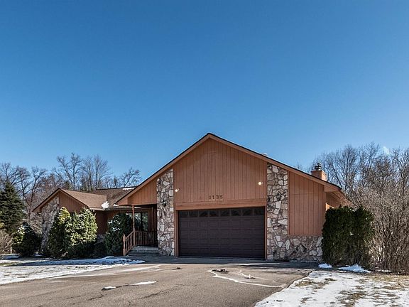 3rd image of 1135 Beachway Dr