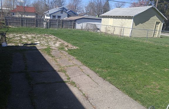 5th image of 1326 N Chester Ave