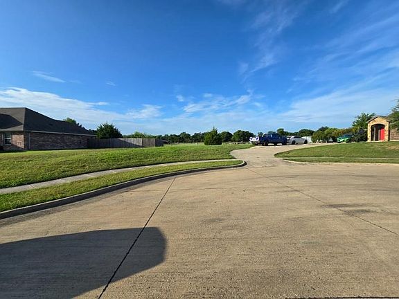 3rd image of 104 Anthony Ln