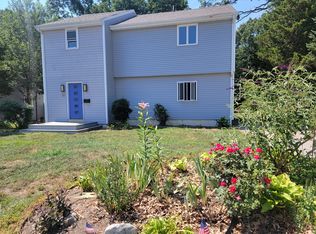 28 Sand Hill Dr #2, North Kingstown, RI 02852