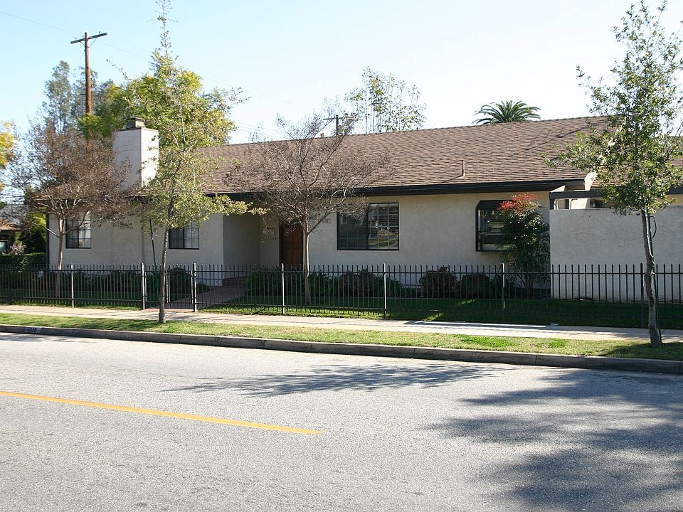 1st image of 1010 E Mountain St
