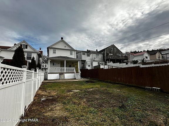5th image of 308 S Beech St
