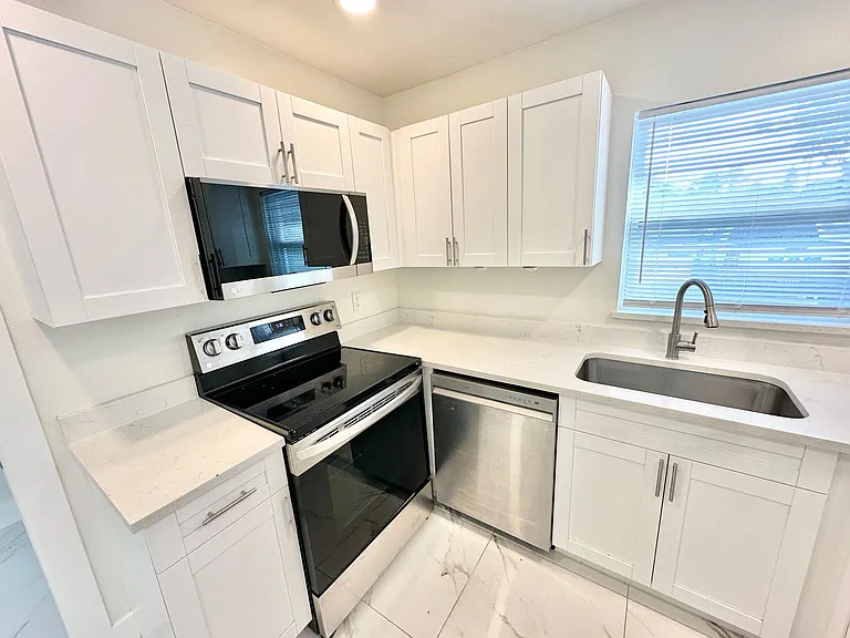 P (Stanton 1285 S Alhambra Cir) — Photo 4