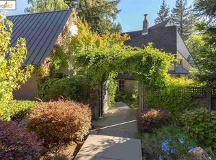 221 Sandringham Rd, Piedmont, CA 94611