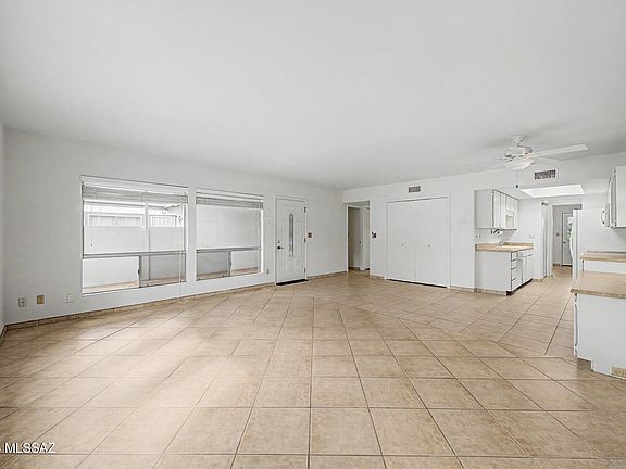 3rd image of 412 N Calle Del Diablo