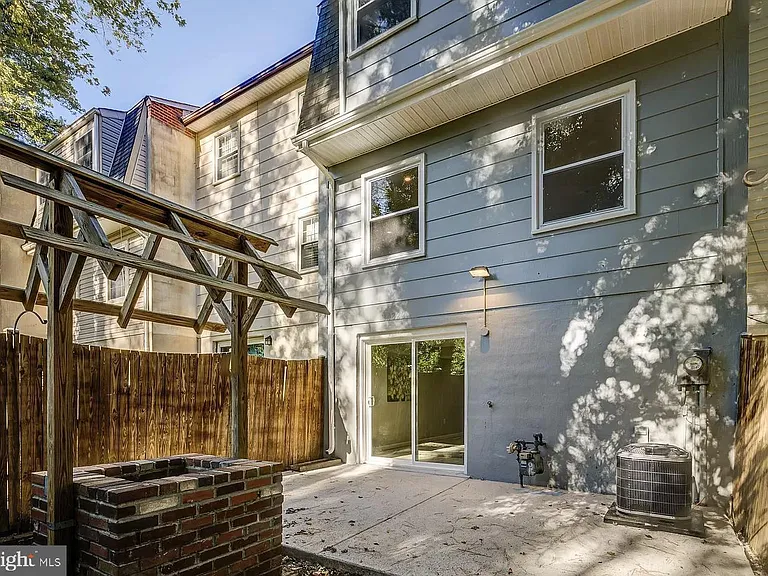 14822 Bryan Ct — Photo 21