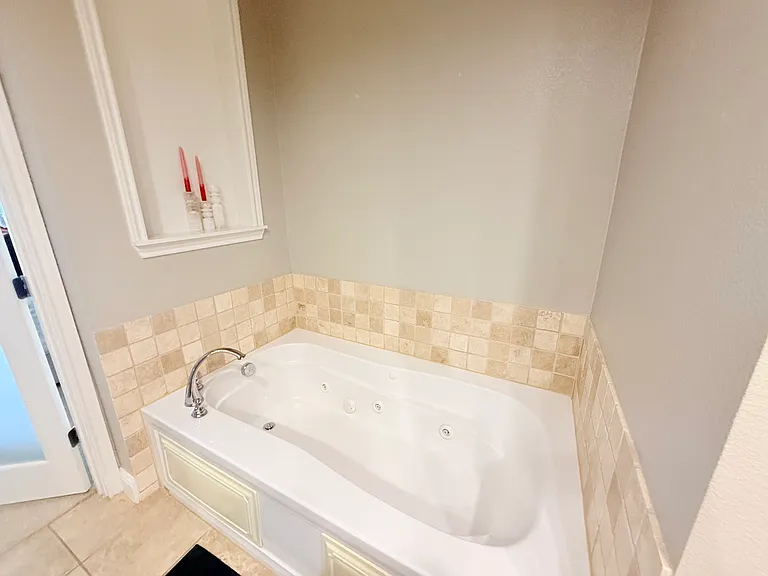 4230 Travis St #8 — Photo 33