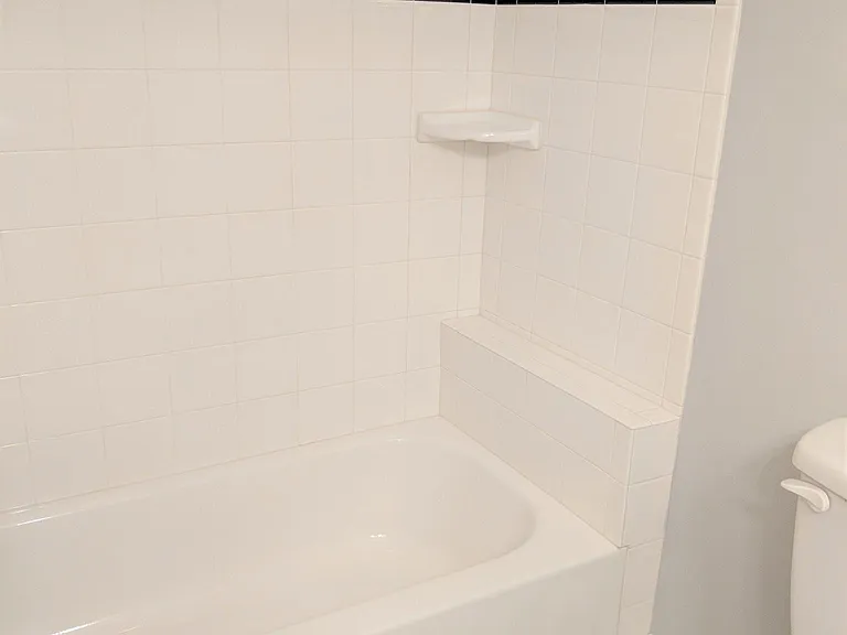 910 W Hill St — Photo 24