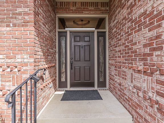 4th image of 4056 Brockton Manor North Dr