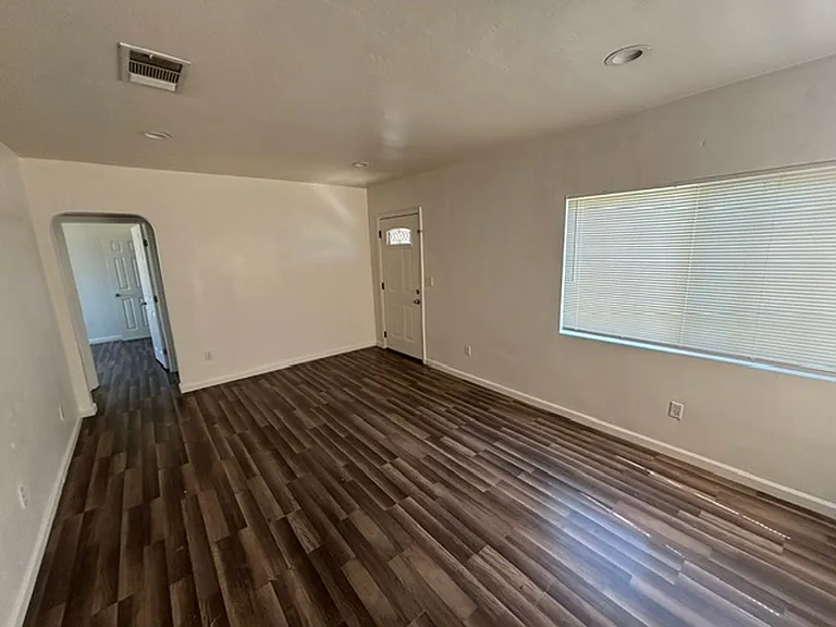 309 Lloyd St — Photo 4